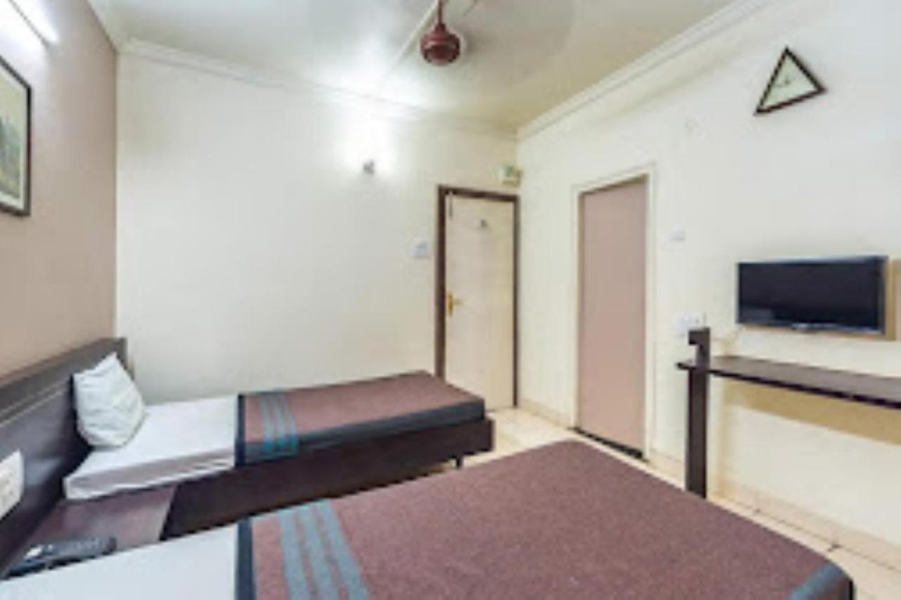 Hotel Abhishek ,Nashik Zewnętrze zdjęcie