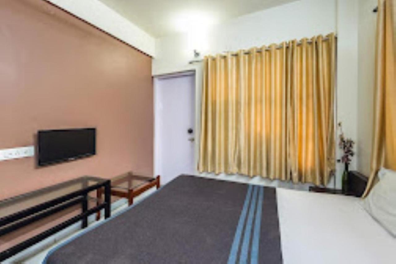 Hotel Abhishek ,Nashik Zewnętrze zdjęcie